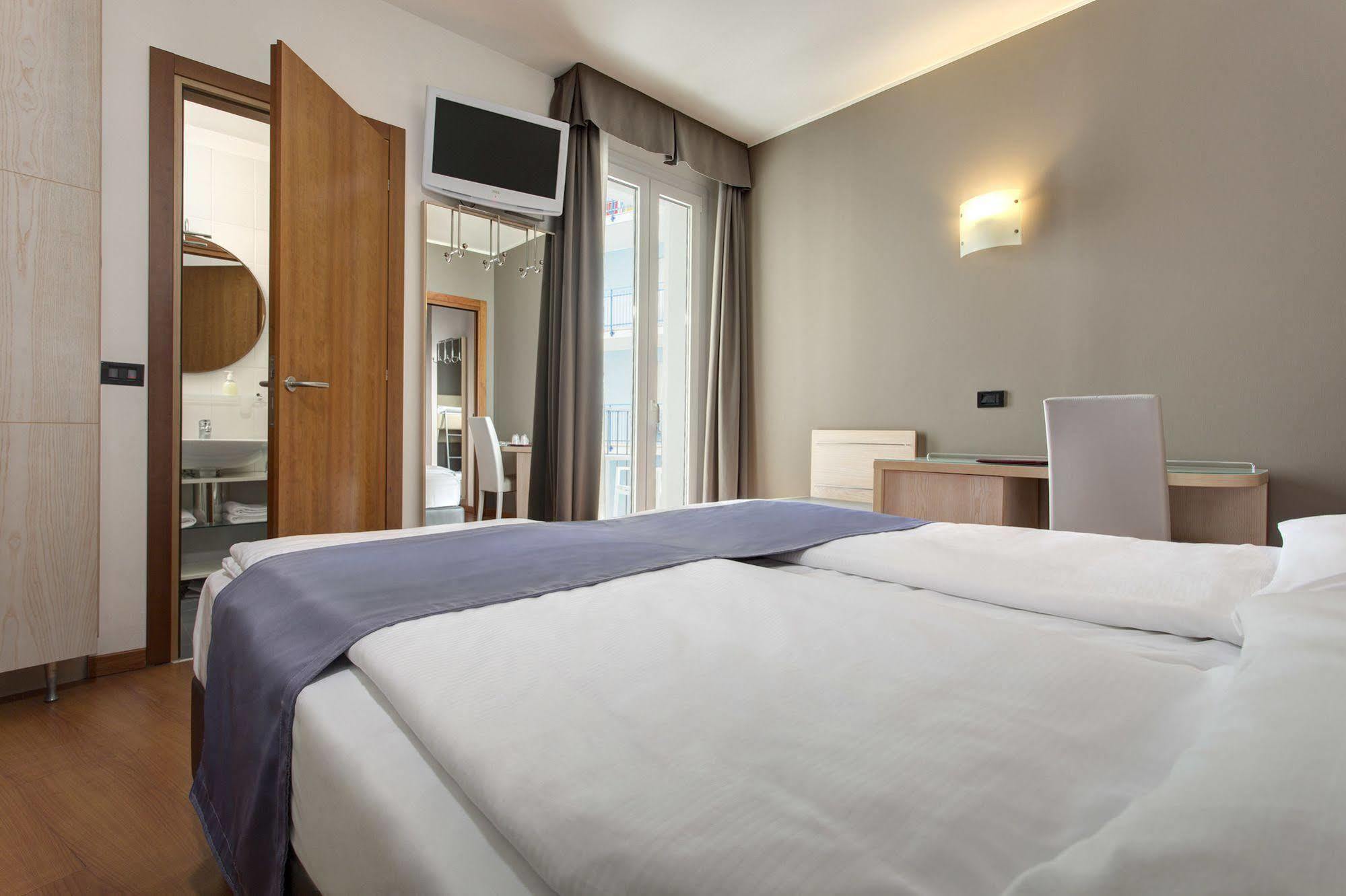 Hotel Victoria Frontemare Lido di Jesolo Exterior foto
